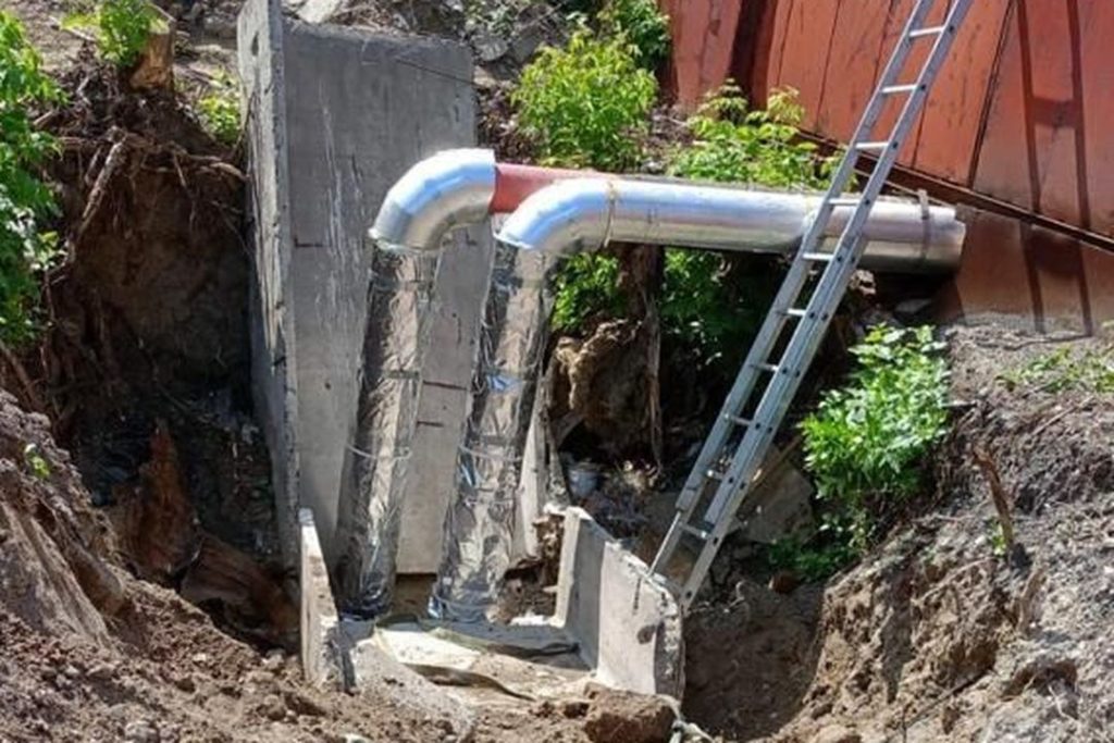 Рабочего раздавило плитой на стройке в Новосибирске