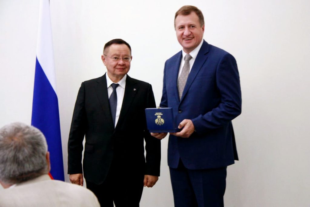 Максим Федорченко награжден знаком «Почётный строитель России»
