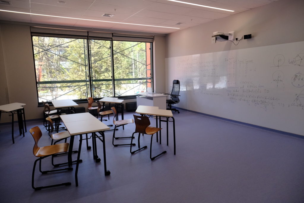 В вузы Новосибирска поступило в почти в два раза меньше иностранцев, чем в 2022 году