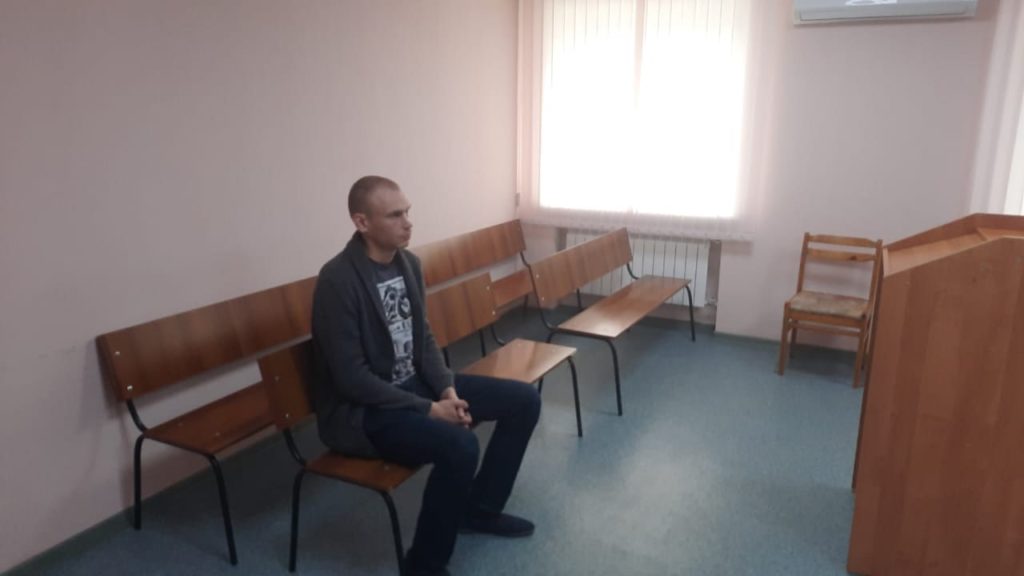 Суд начал рассмотрение дела водителя, задавившего рыбака на льду озера Большие Чаны