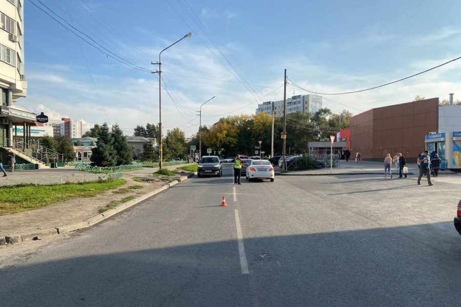 Водитель сбил школьницу и сбежал с места ДТП в Новосибирске