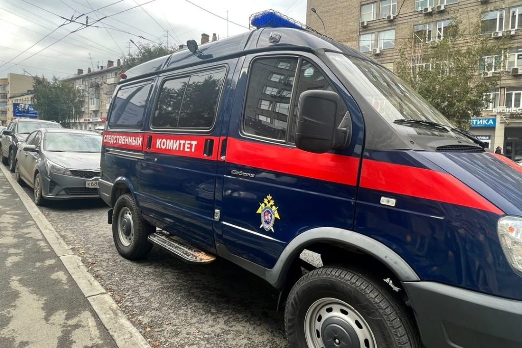 Тело 19-летнего парня без головы нашли под окнами многоэтажки в Новосибирске