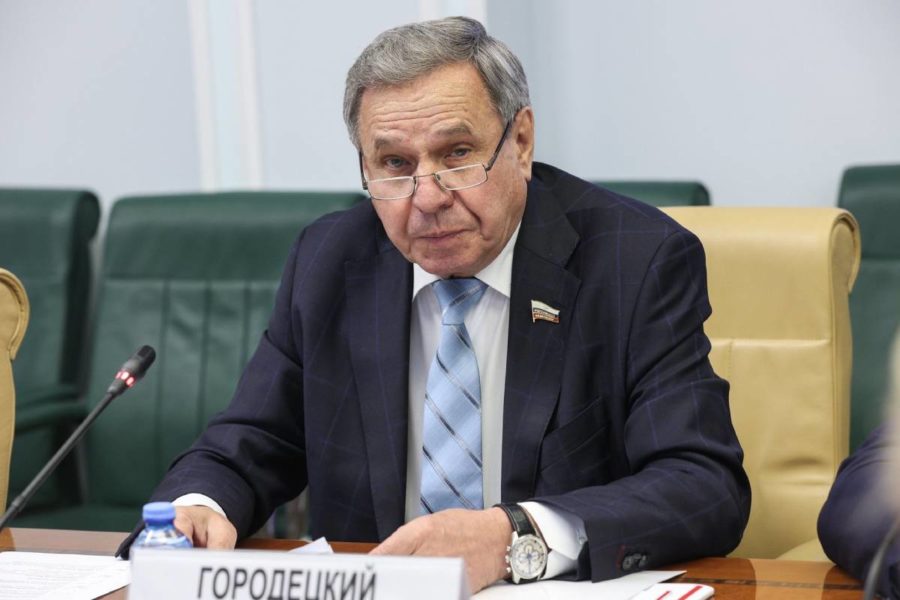 Сенатор от Новосибирской области Владимир Городецкий сохранил место в Совете федерации
