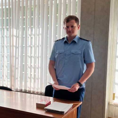 В Новосибирске водителя, наехавшего на ногу полицейскому, отправили в СИЗО