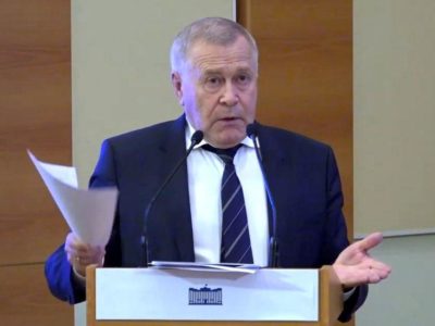 Погектарную поддержку аграриев передать нефтяникам предложил новосибирский депутат