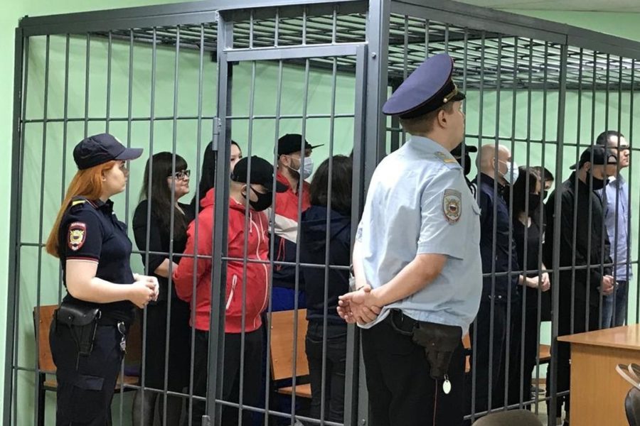 Алису в стране чудес наказали за наркотики в Новосибирске