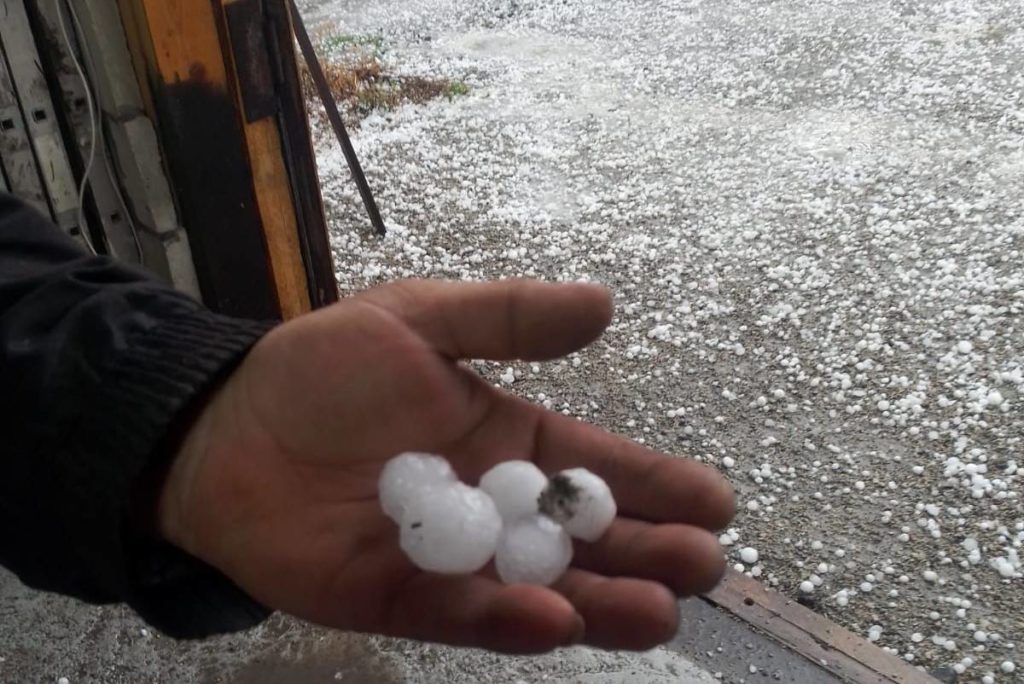 На Новосибирск обрушился град (видео)