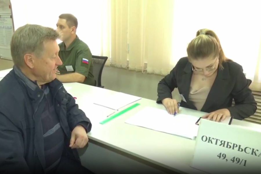 Мэр Новосибирска проголосовал на выборах губернатора
