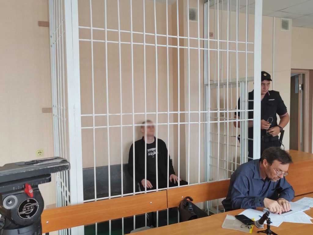 Дело о поджоге центра сбора помощи для СВО в Новосибирске начал рассматривать суд