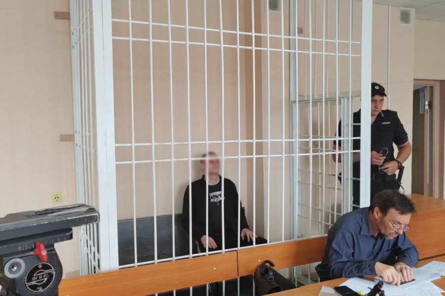 Дело о поджоге центра сбора помощи для СВО в Новосибирске начал рассматривать суд