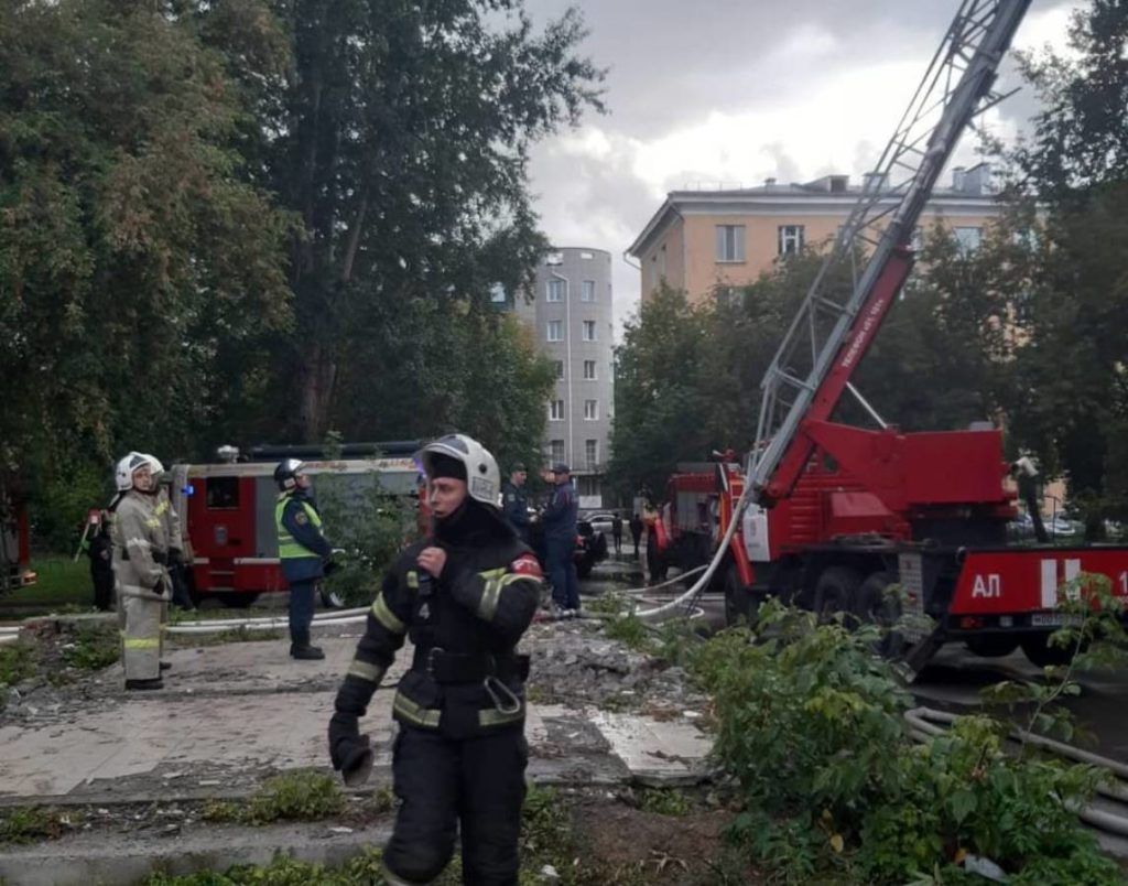 Крупный пожар в Калининском районе Новосибирска потушен