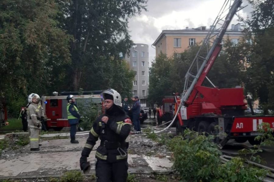 Крупный пожар в Калининском районе Новосибирска потушен