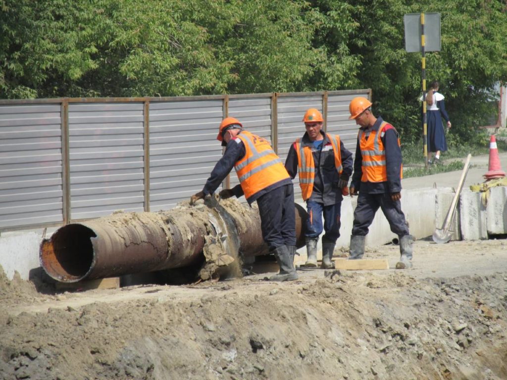 Энергетики рассказали, где отстают от планов по ремонту в Новосибирске