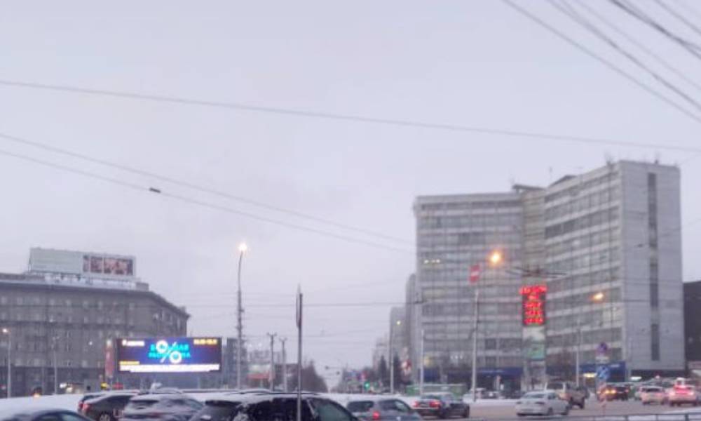 В Новосибирске с дома-книжки на площади Калинина убрали часы