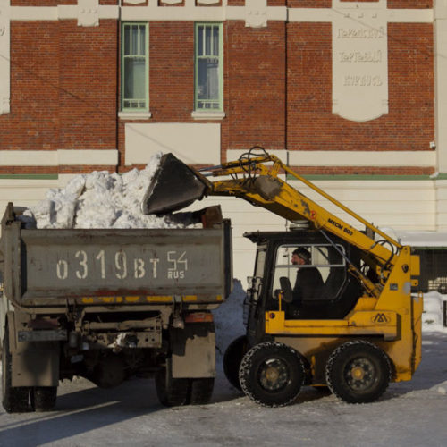 Спецтехника готова к зимней уборке улиц в Новосибирске на 40%