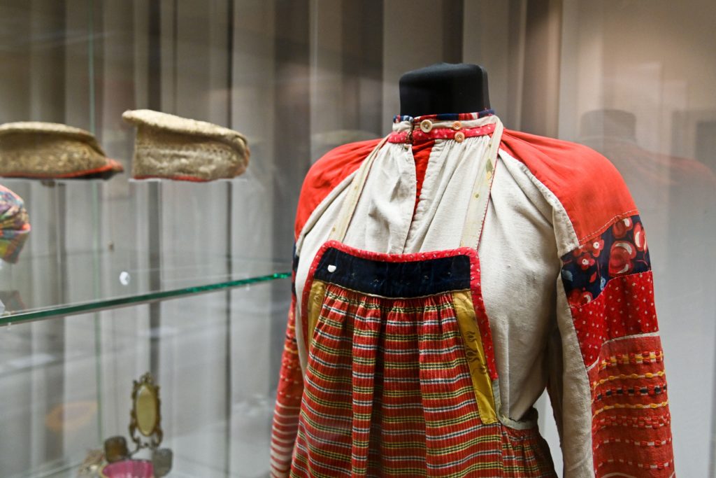 В Краеведческом музее открывается масштабный партнерский выставочный проект «Русское красное»