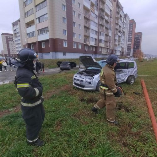 Автомобиль сбил пешехода после ДТП в Новосибирске