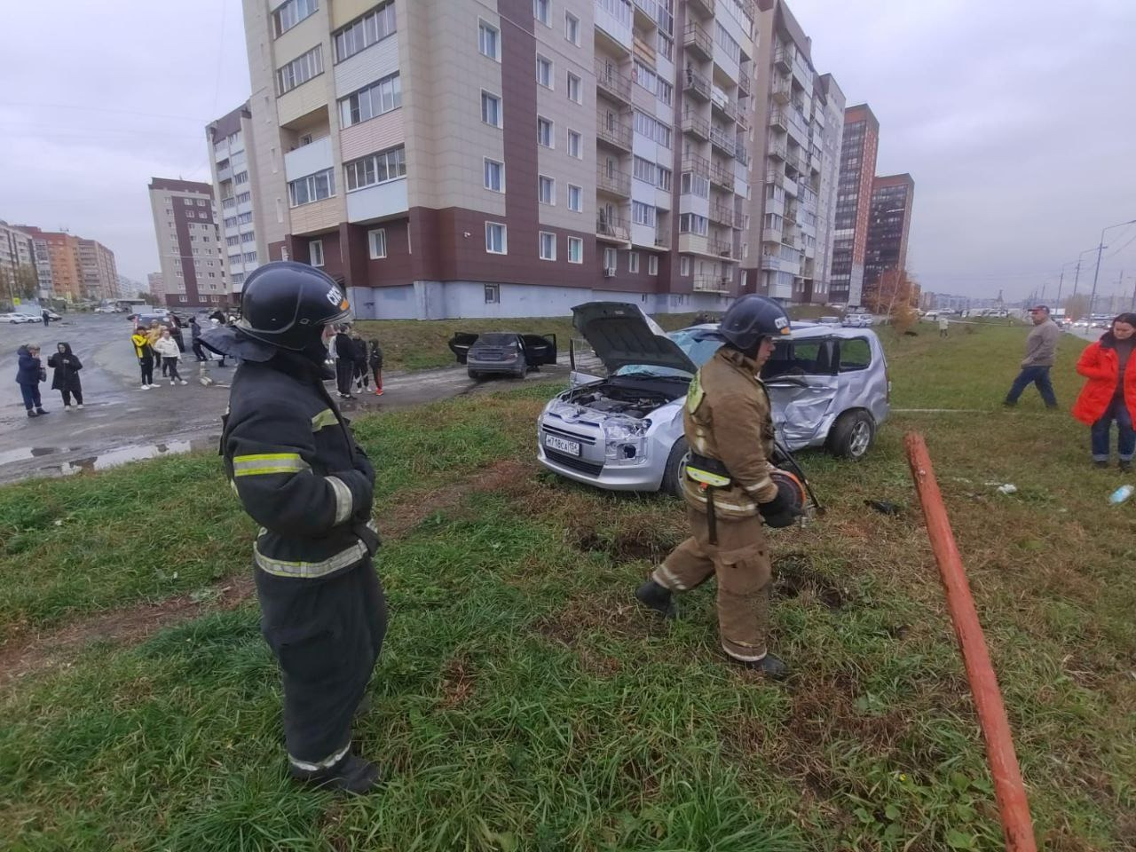 Автомобиль сбил пешехода после ДТП в Новосибирске | 17.10.2023 | Новосибирск  - БезФормата