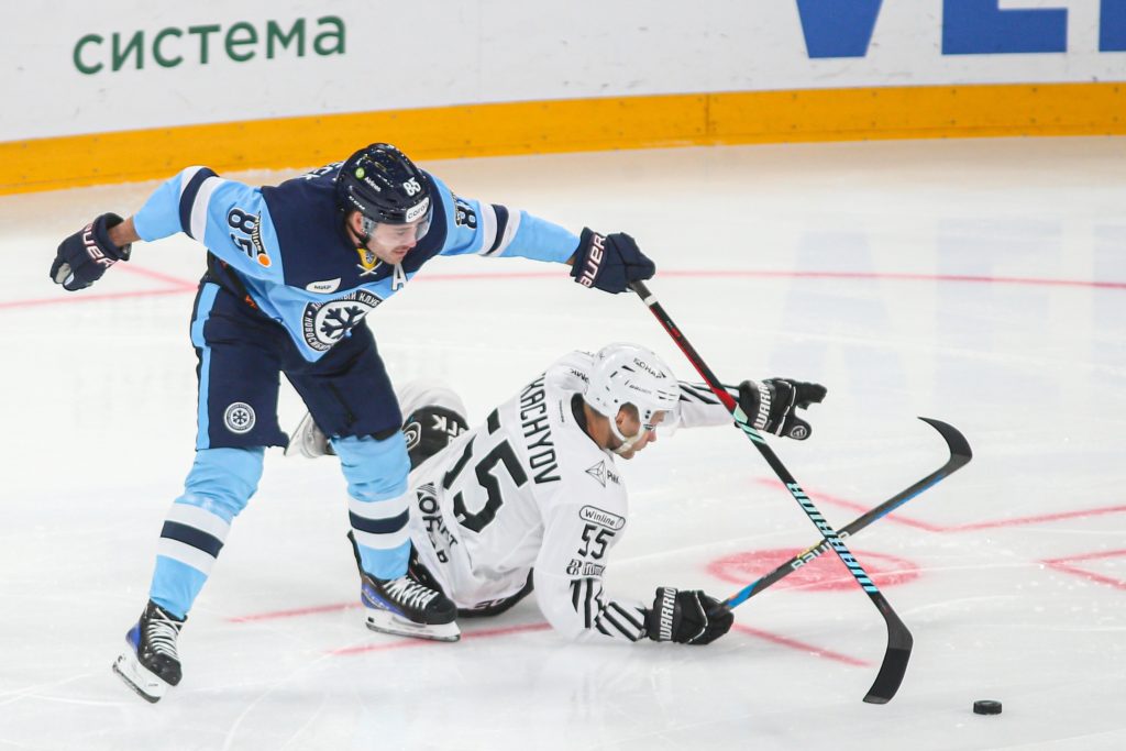 «Сибирь» проиграла челябинскому «Трактору» в Новосибирске