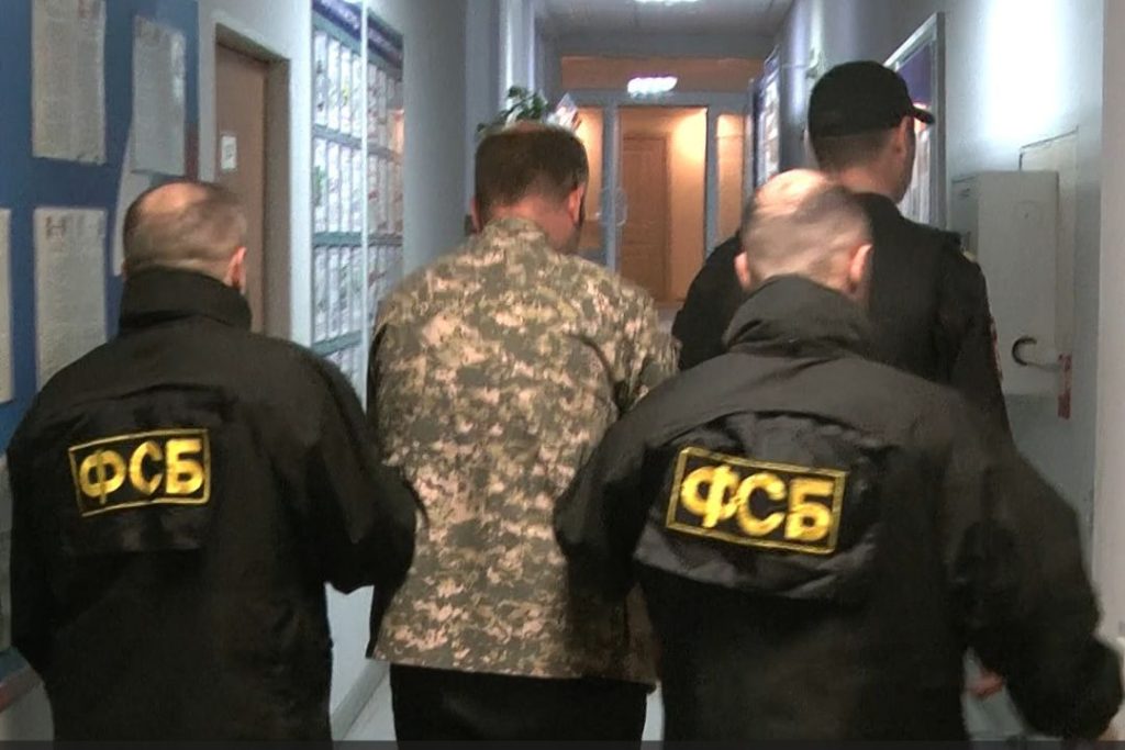 ФСБ задержала террориста, который готовил взрыв здания администрации на Алтае (видео)