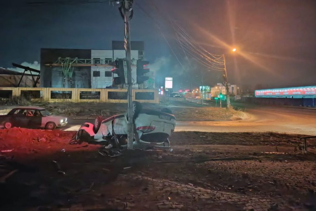 Рено перевернулся на крышу в Новосибирске