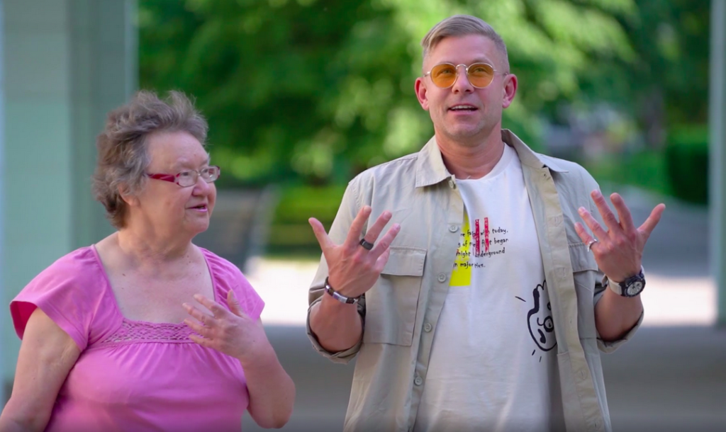 Митя Фомин снял шоу о долгожителях в Новосибирске