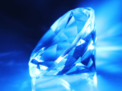 Ученые разработали кристалл-хамелеон в Новосибирске