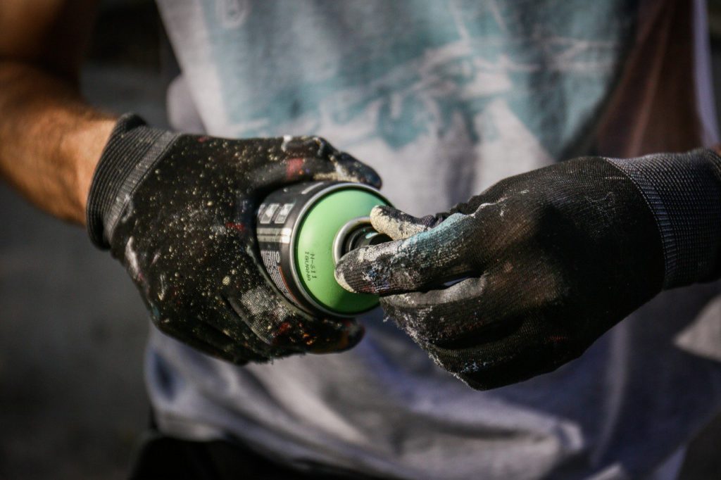 Более тысячи надписей с рекламой наркомагазинов убрано за этот год в Новосибирске