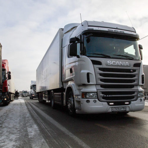 Стоимость грузовых автоперевозок в России резко возросла