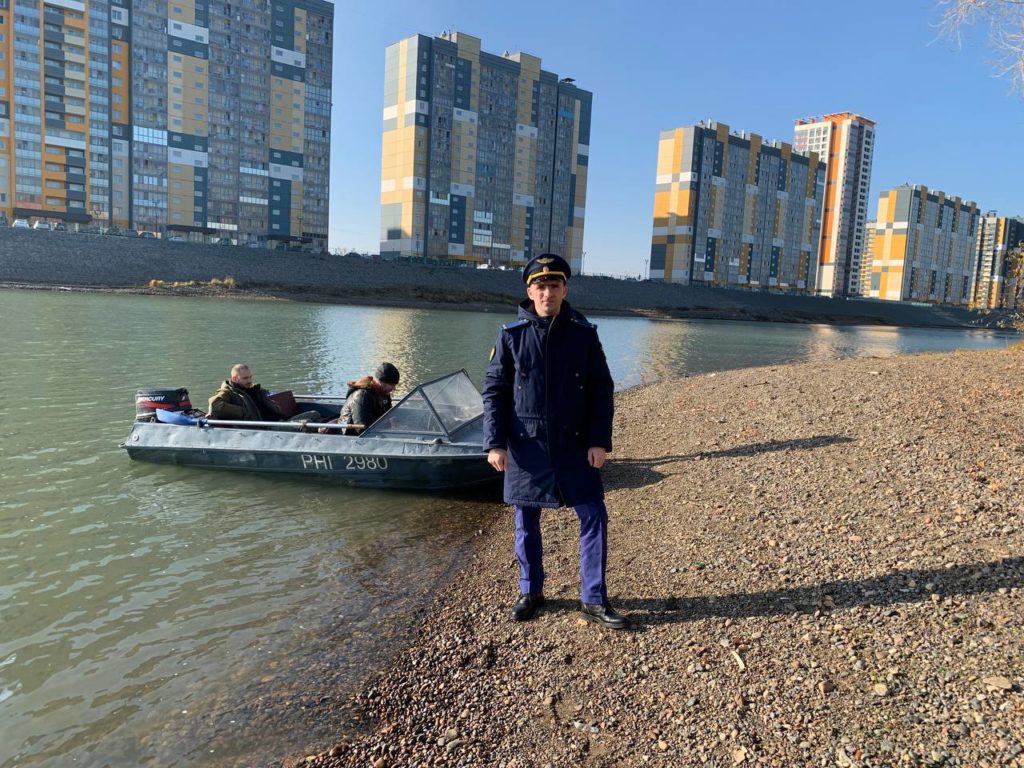 Прокуратура проверит образовавшееся черное пятно на Оби в Новосибирске