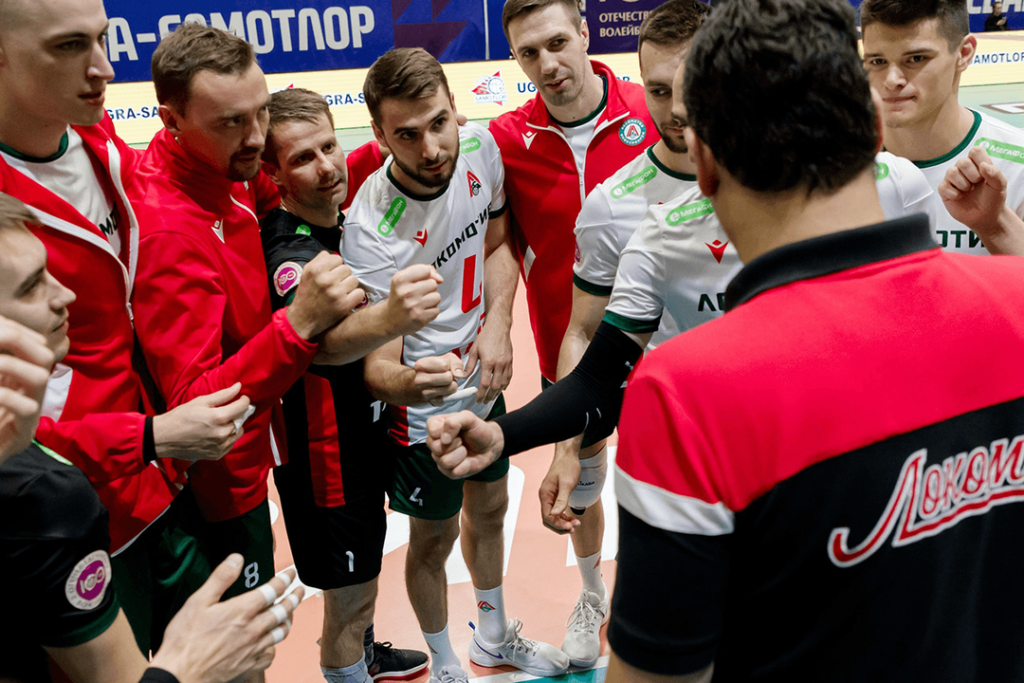 Новосибирский «Локомотив» одержал первую победу на чемпионате России