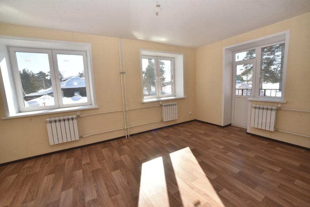 53 служебные квартиры не сдали в НСО из-за нехватки строителей