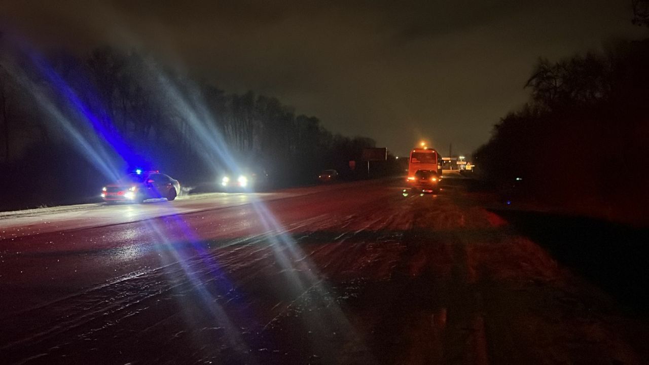 Водитель автобуса наехал на пешехода под Новосибирском | 26.11.2023 |  Новосибирск - БезФормата