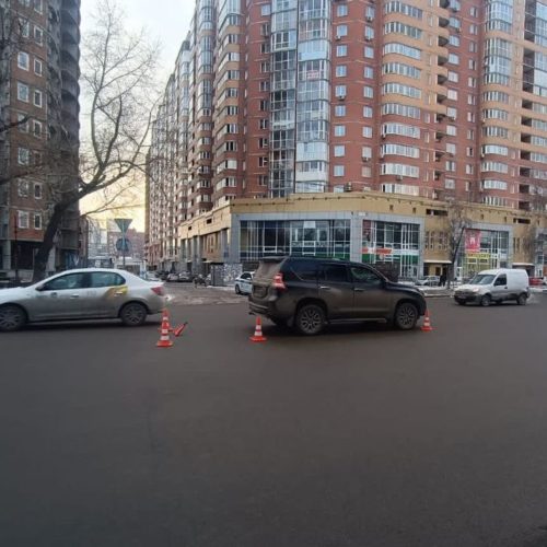 Сбитый на дороге мальчик загадочно исчез с места ДТП в Новосибирске