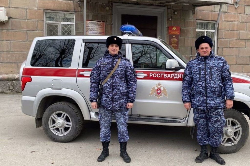 Росгвардия Новосибирска не дала ребенку родиться в автомобиле