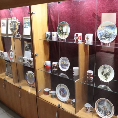 Коллекция кружек-подарков появилась в музее военного института в Новосибирске