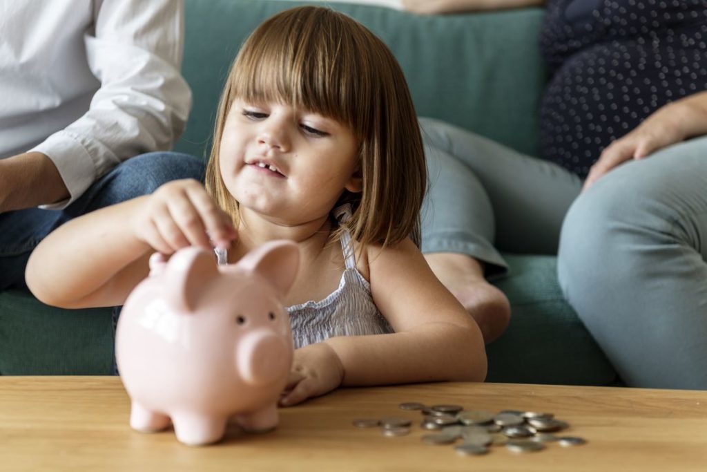 Единое пособие положено родителям на каждого ребенка в Новосибирской области