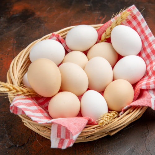 Куриные яйца подорожали в Новосибирске и стоят уже более 100 рублей