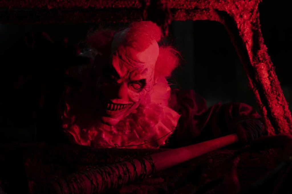 «Ужас происходит»: в сквере имени Калинина в Новосибирске перегорели все лампочки