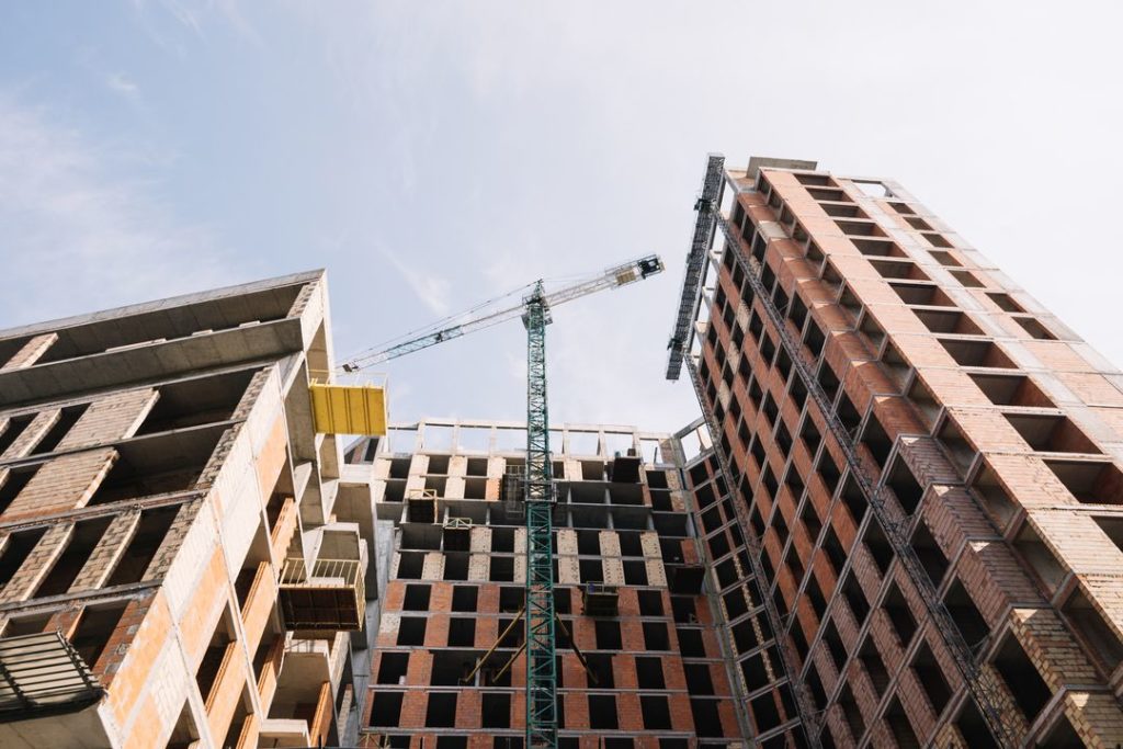 К Новому году владельцы квартир в долгострое на Есенина отпразднуют новоселье