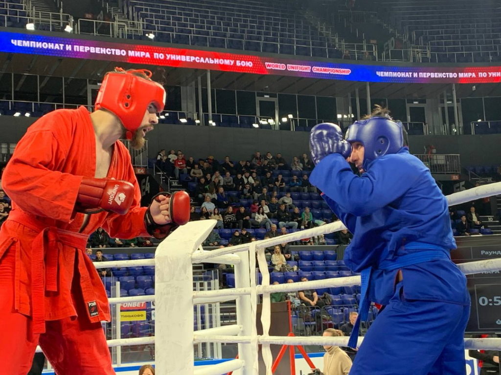 Новосибирцы взяли золото и два серебра в первый день чемпионата по универсальному бою