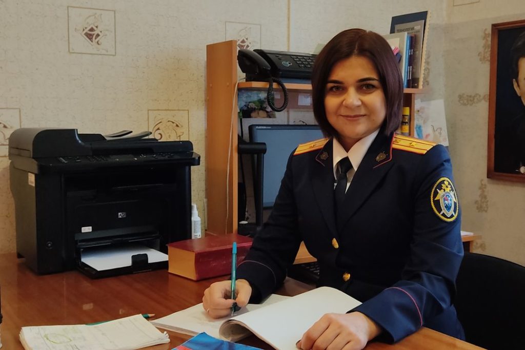 «Ловлю маньяков даже в декрете»: сибирячка рассказала, как совмещает роль мамы и следователя СК