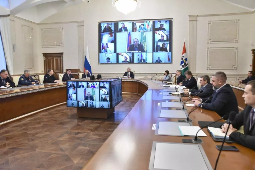 За два месяца Новосибирская область должна потратить 100 млрд, чтобы вписаться в бюджет
