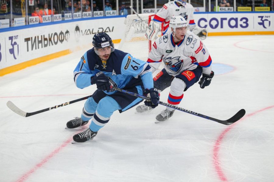 Хоккейная «Сибирь» одержала победу в гостевом матче с «Ладой»