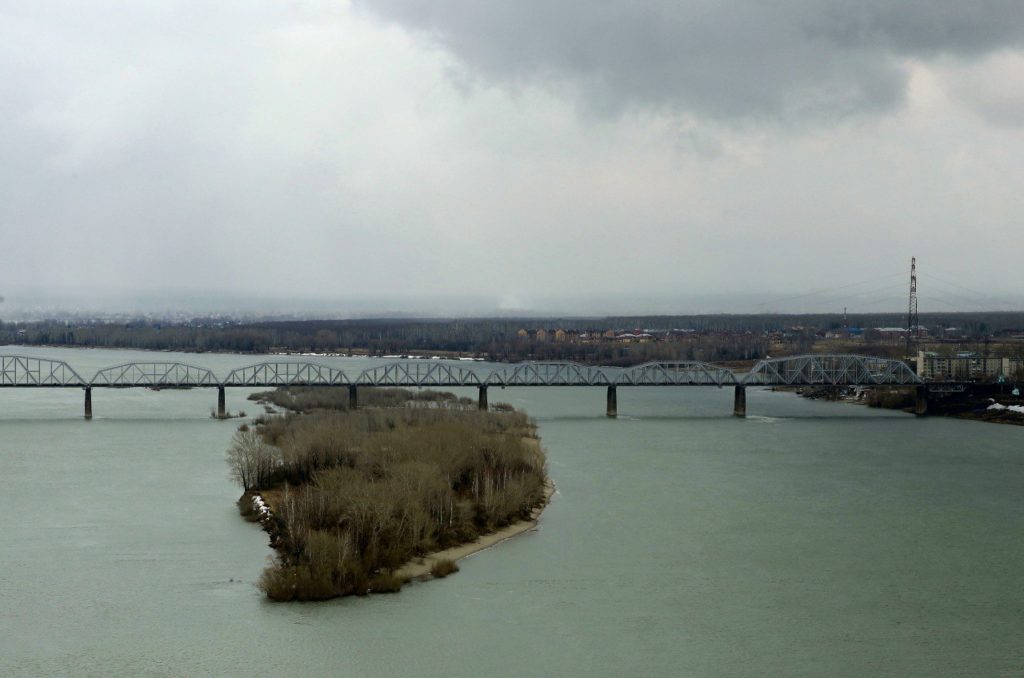Спасатели измерили толщину льда в Новосибирске