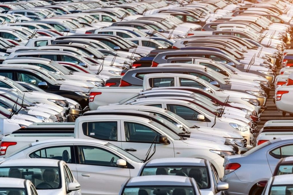 Конфискованные у новосибирских нарушителей автомобили отправят в зону СВО