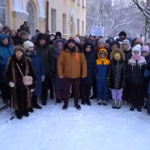 «Больше года ждём на остановке»: новосибирцы обратились за помощью к Путину из-за отмены маршруток