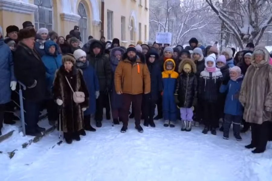 «Больше года ждём на остановке»: новосибирцы обратились за помощью к Путину из-за отмены маршруток
