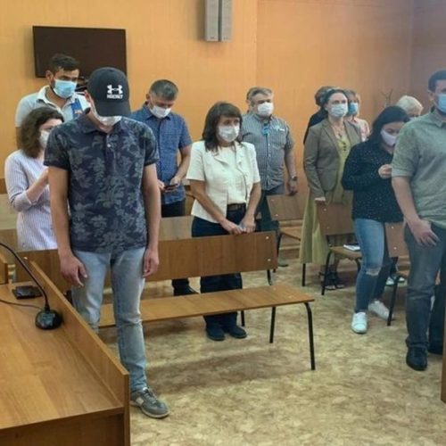 Суд оставил виновника смертельного ДТП с новосибирским журналистом за решёткой