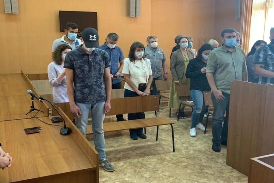 Суд оставил виновника смертельного ДТП с новосибирским журналистом за решёткой